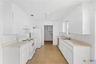 903 W 1st St, Cameron, TX 76520 - Photo 3