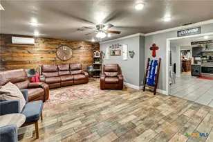 1518 Bonham Dr, Victoria, TX 77901 - Photo 3