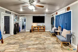 1518 Bonham Dr, Victoria, TX 77901 - Photo 7