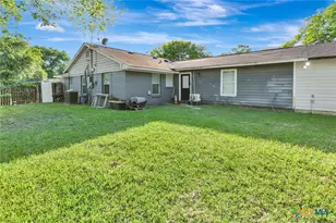 1518 Bonham Dr, Victoria, TX 77901 - Photo 39