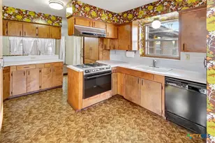 10957 N US Hwy 77, Schulenburg, TX 78956 - Photo 9