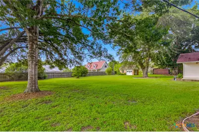 205 Yucca Drive, Victoria, TX 77904 - Photo 9