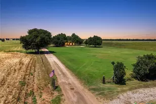 792 Evening Star, McGregor, TX 76657 - Photo 3