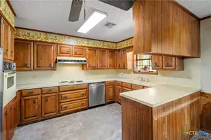792 Evening Star, McGregor, TX 76657 - Photo 11