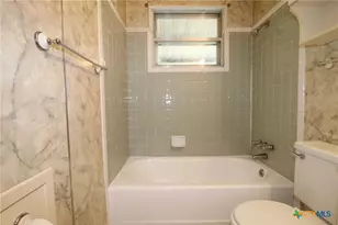 606 S 3rd St, Copperas Cove, TX 76522 - Photo 9