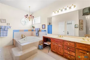510 Chaparral Dr, Victoria, TX 77905 - Photo 15