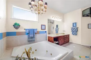 510 Chaparral Dr, Victoria, TX 77905 - Photo 17