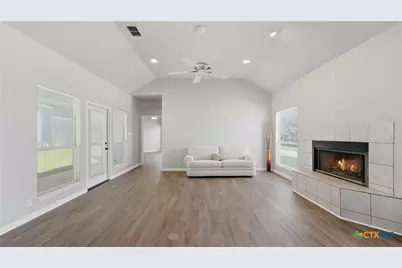 703 Lazy Bluff Lane, New Braunfels, TX 78130 - Photo 5