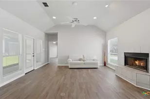 703 Lazy Bluff Ln, New Braunfels, TX 78130 - Photo 5