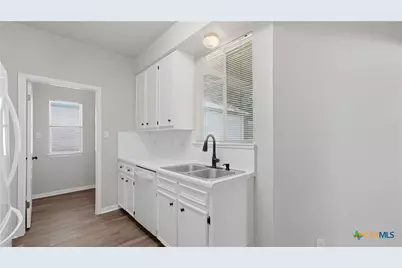 703 Lazy Bluff Lane, New Braunfels, TX 78130 - Photo 17