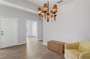 703 Lazy Bluff Ln, New Braunfels, TX 78130 - Photo 7