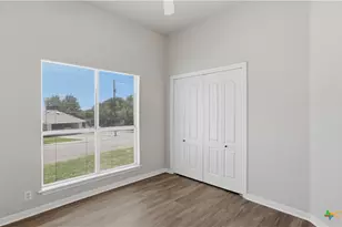 703 Lazy Bluff Ln, New Braunfels, TX 78130 - Photo 33