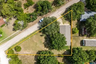 205 W Long St, Elm Mott, TX 76640 - Photo 21