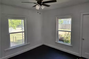 1116 S 2nd St, Temple, TX 76504 - Photo 13