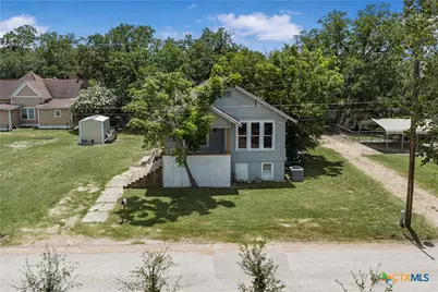 414 E Hochheim Street, Yoakum, TX 77995 - Photo 21