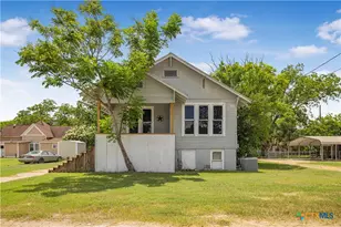 414 E Hochheim St, Yoakum, TX 77995 - Photo 1