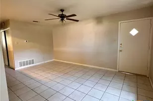1009 Hazelton St, San Marcos, TX 78666 - Photo 13