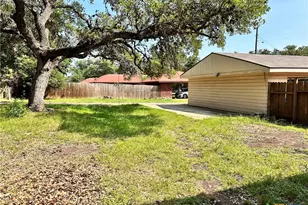 1009 Hazelton St, San Marcos, TX 78666 - Photo 17