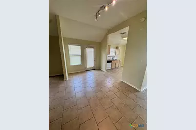 605 Pennsylvania Avenue, Victoria, TX 77904 - Photo 3