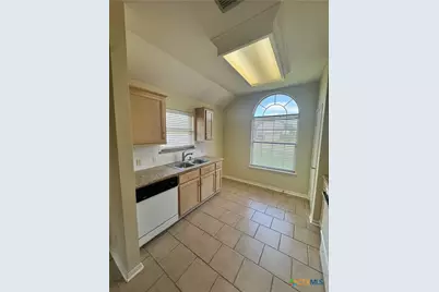605 Pennsylvania Avenue, Victoria, TX 77904 - Photo 5