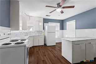 1902 E Red River St, Victoria, TX 77901 - Photo 5