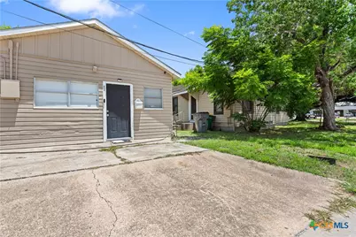 1902 E Red River Street, Victoria, TX 77901 - Photo 17