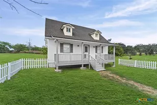 1214 E Oak St, Goliad, TX 77963 - Photo 25