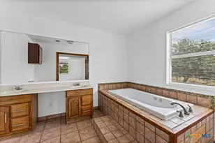 1214 E Oak St, Goliad, TX 77963 - Photo 13