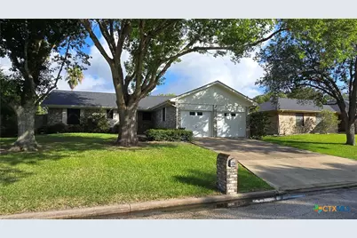 113 W Harbor Drive, Port Lavaca, TX 77979 - Photo 3