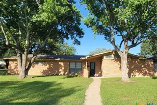 546 Willowick Dr, Port Lavaca, TX 77979 - Photo 1