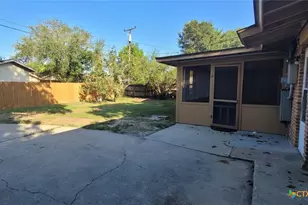 546 Willowick Dr, Port Lavaca, TX 77979 - Photo 7