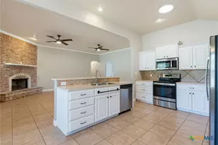 111 Kathy St, Gatesville, TX 76528 - Photo 7