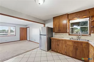 1603 Seydler St, Gonzales, TX 78629 - Photo 11