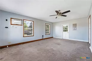 1603 Seydler St, Gonzales, TX 78629 - Photo 5
