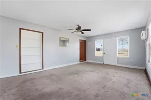 1603 Seydler St, Gonzales, TX 78629 - Photo 9