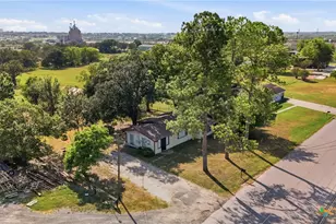 1603 Seydler St, Gonzales, TX 78629 - Photo 3