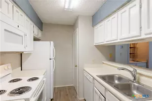 1202 Thorpe Ln, San Marcos, TX 78666 - Photo 17