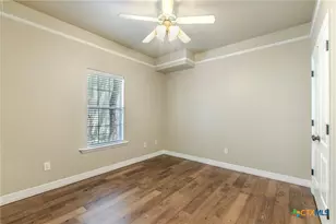 1302 N Wall St, Belton, TX 76513 - Photo 19