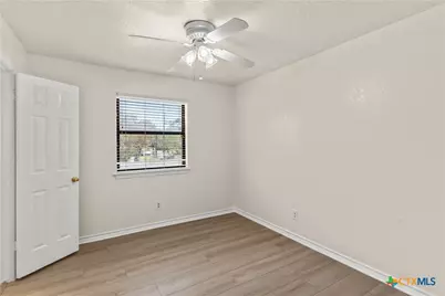 108 Leona Street, Lockhart, TX 78644 - Photo 17