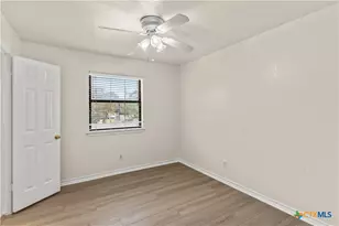 108 Leona St, Lockhart, TX 78644 - Photo 17