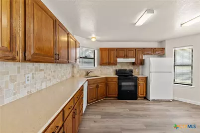 108 Leona Street, Lockhart, TX 78644 - Photo 3