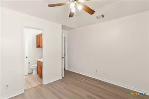 108 Leona St, Lockhart, TX 78644 - Photo 23