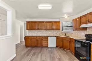 108 Leona St, Lockhart, TX 78644 - Photo 9