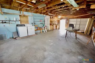 902 W Monroe Ave, Port O'Connor, TX 77982 - Photo 25