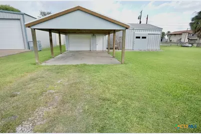 902 W Monroe Avenue, Port O'Connor, TX 77982 - Photo 23