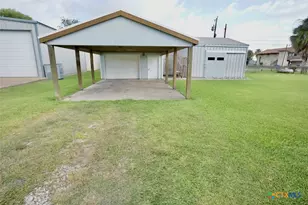 902 W Monroe Ave, Port O'Connor, TX 77982 - Photo 23