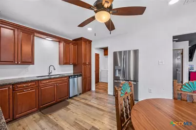 1304 Walker Street, Gonzales, TX 78629 - Photo 7