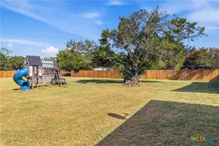 1304 Walker St, Gonzales, TX 78629 - Photo 21