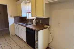 706 Thomaston River Rd, Cuero, TX 77954 - Photo 5