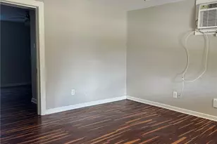 1704 Avondale St, Victoria, TX 77901 - Photo 5